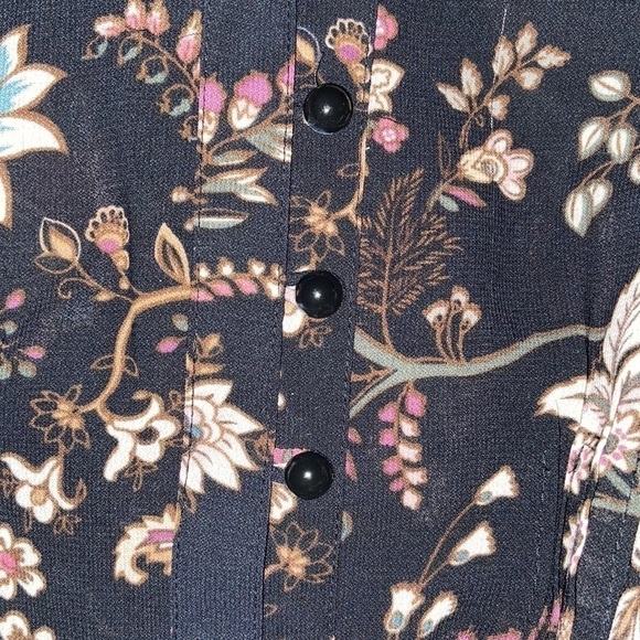 𝅺VIOLET & Claire New York Floral Print Top - Picture 9 of 10